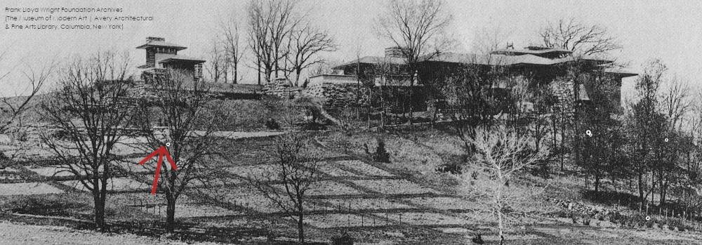 Black and white photo of Taliesin 2 exterior; 1915-1921. Frank Lloyd Wright Foundation Archives.